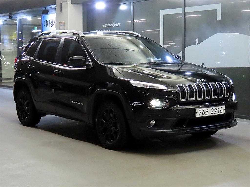 지프 체로키 2.4 론지튜드 AWD 사진