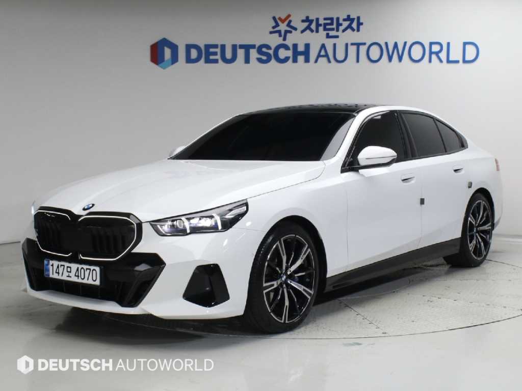 BMW 5시리즈 530i xDrive M 스포츠 사진