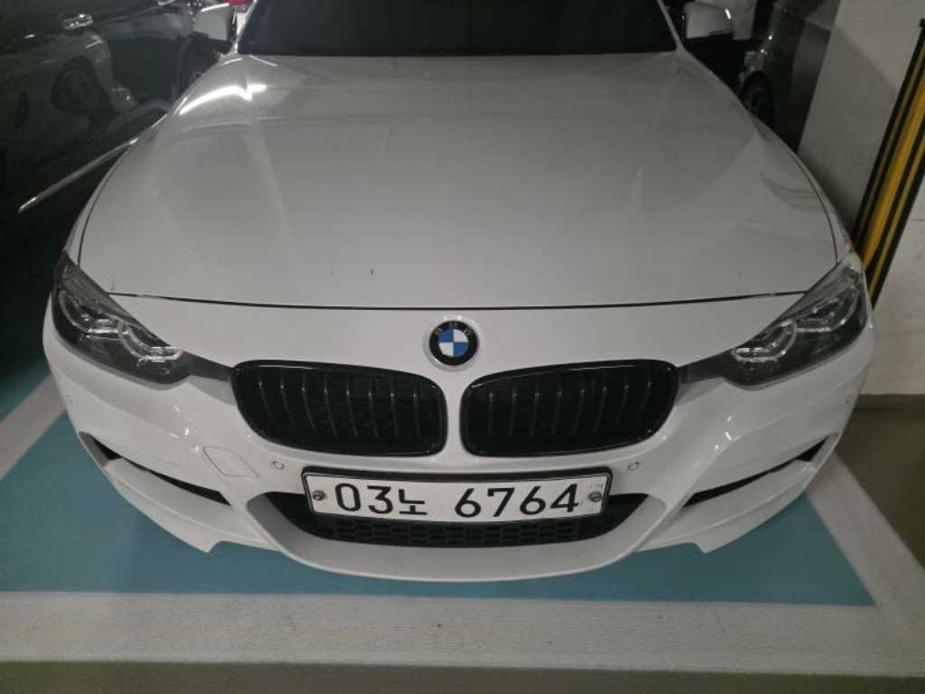 BMW 3시리즈 330i M 스포츠 쉐도우 사진