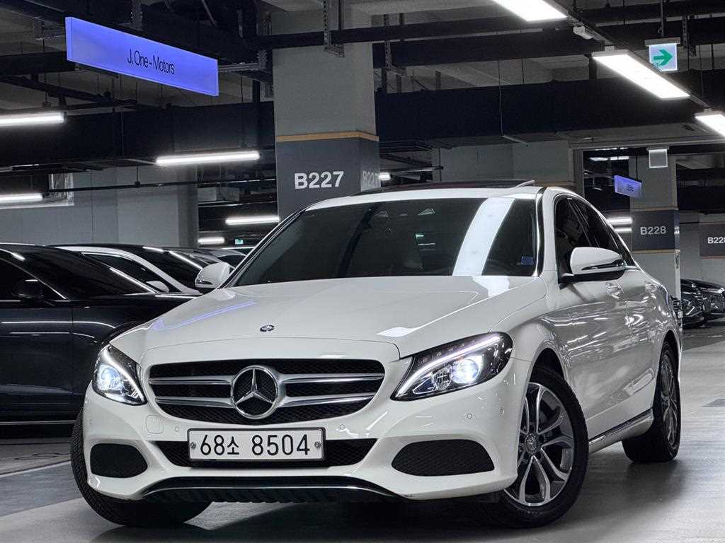 벤츠 C 클래스 C220 d 아방가르드 사진