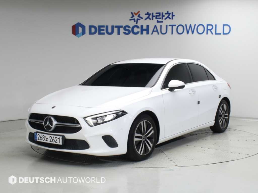 벤츠 A 클래스 A220 세단 사진