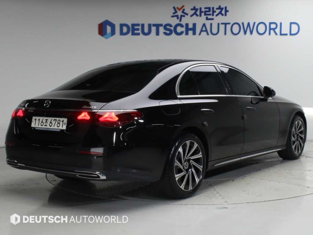 벤츠 E 클래스 E300 4MATIC 익스클루시브 사진 2/20