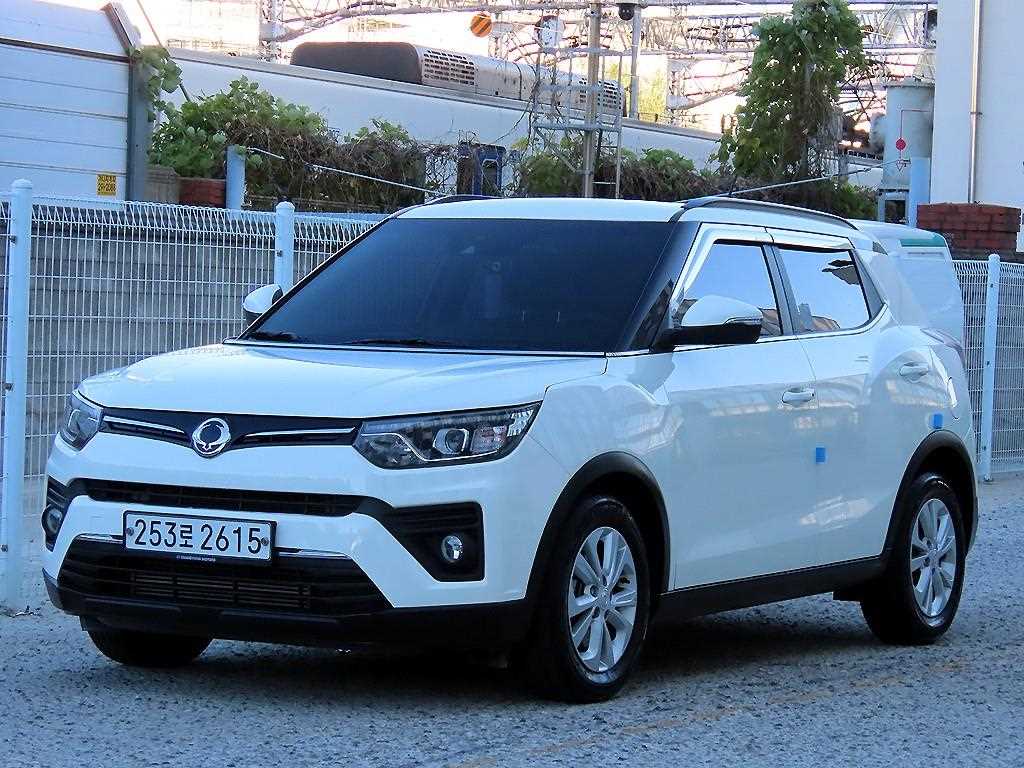 KGM 티볼리 2WD 가솔린 1.5 V3 사진 2/20