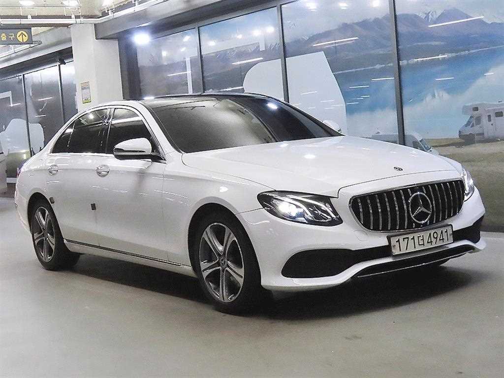 벤츠 E 클래스 E300 아방가르드 사진