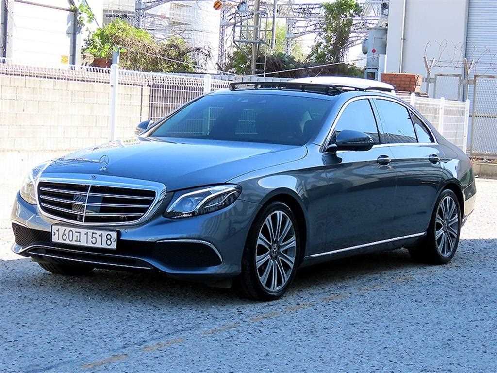 벤츠 E 클래스 E450 4MATIC 익스클루시브 사진 2/20