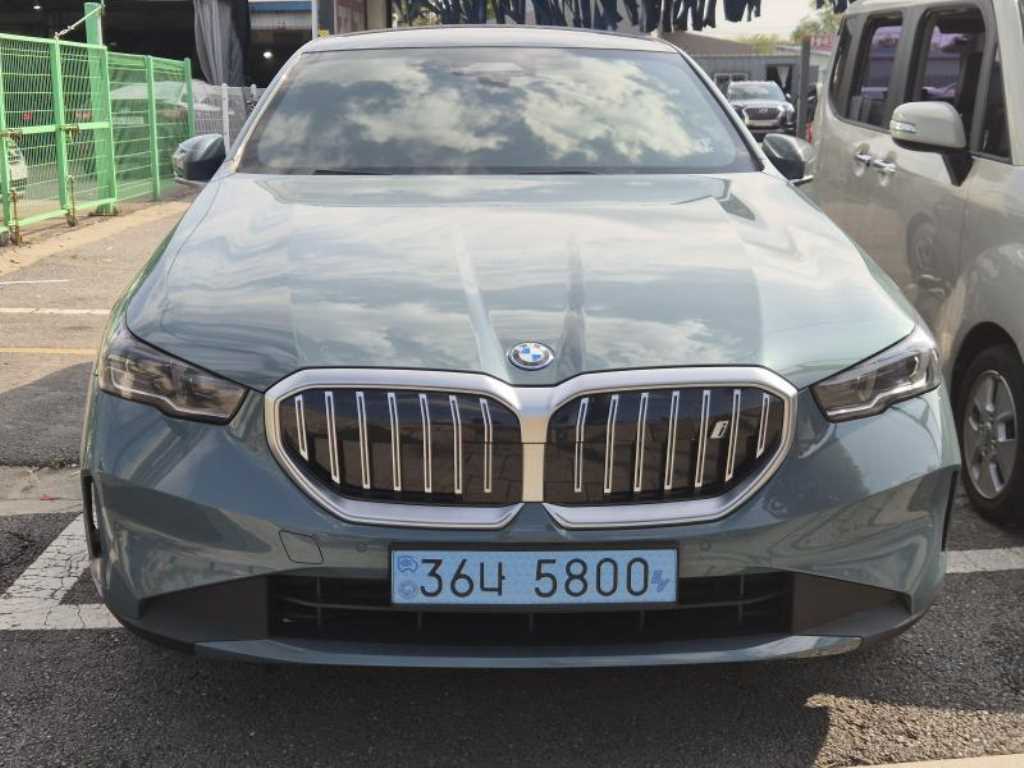 BMW i5 eDrive 40 기본형 사진