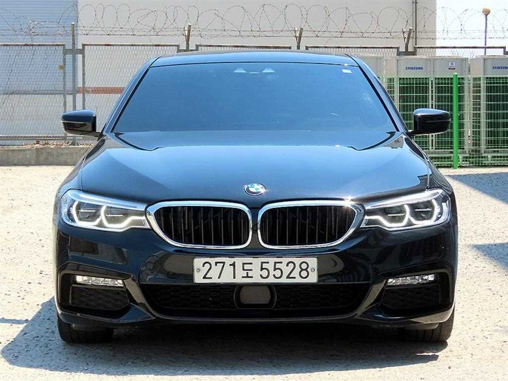 BMW 5시리즈 520d M 스포츠 플러스 사진 2/19