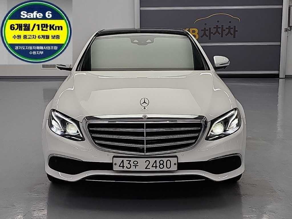 벤츠 E 클래스 E300 4MATIC 익스클루시브 사진