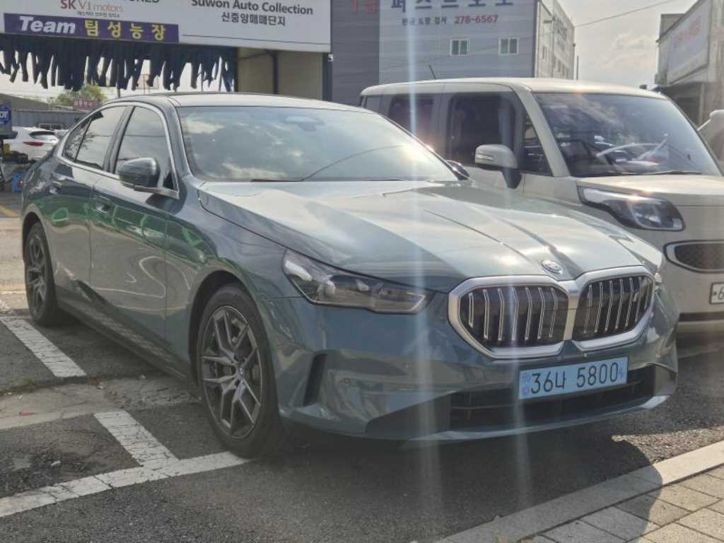 BMW i5 eDrive 40 기본형 사진 2/17
