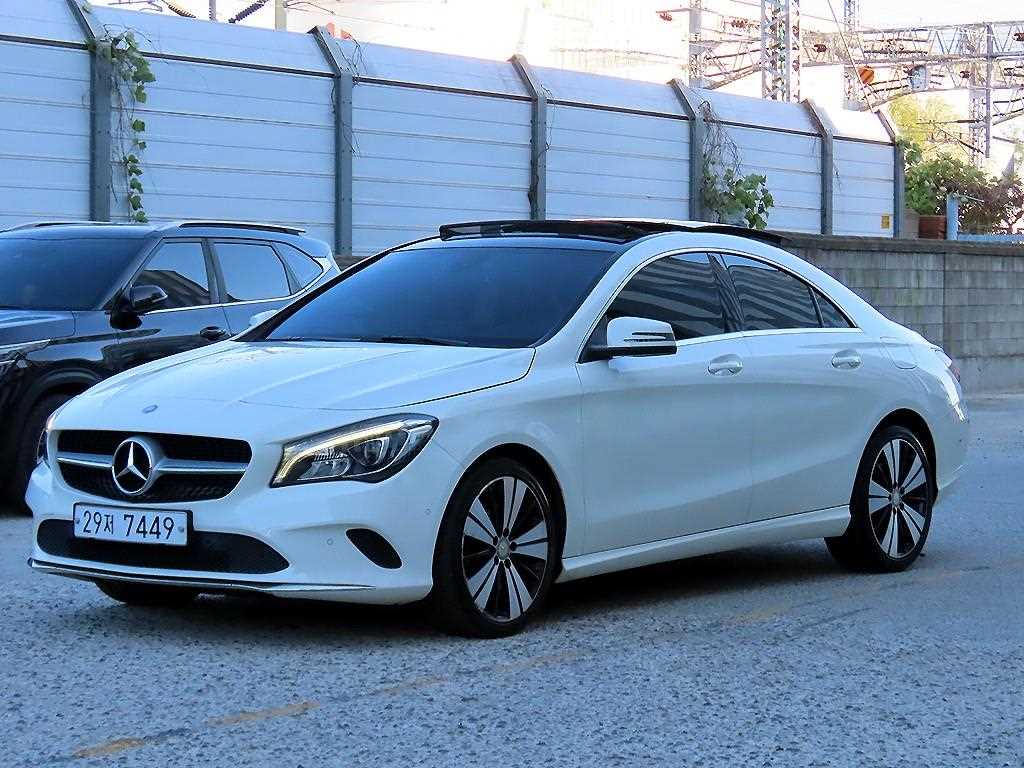 벤츠 CLA 클래스 CLA 250 4MATIC 사진 2/19