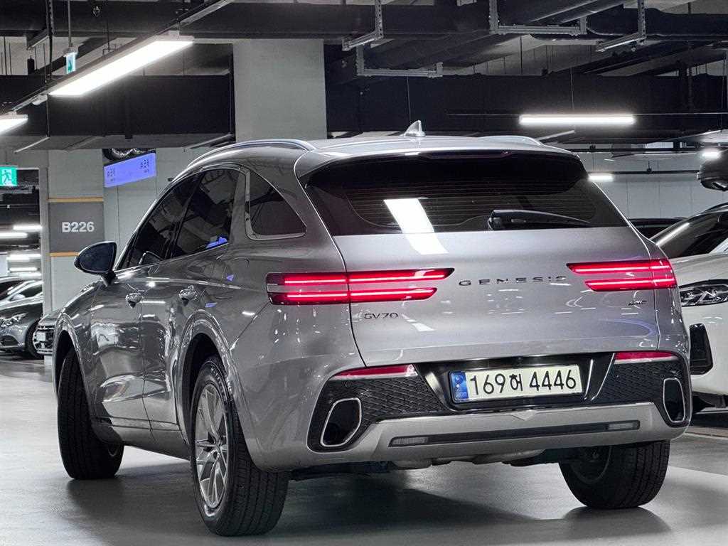 제네시스 GV70 2.5T 가솔린 AWD 사진 2/20