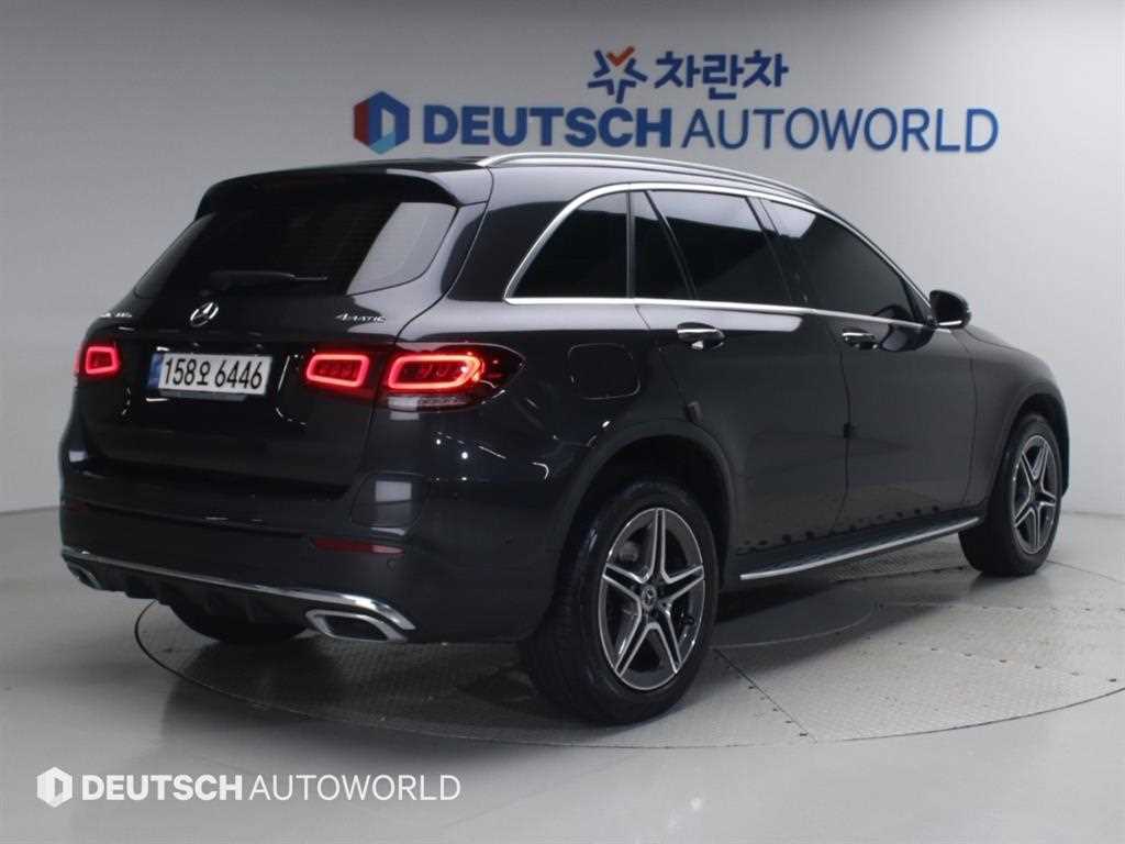 벤츠 GLC 클래스 GLC 300 e 4MATIC 사진 2/20