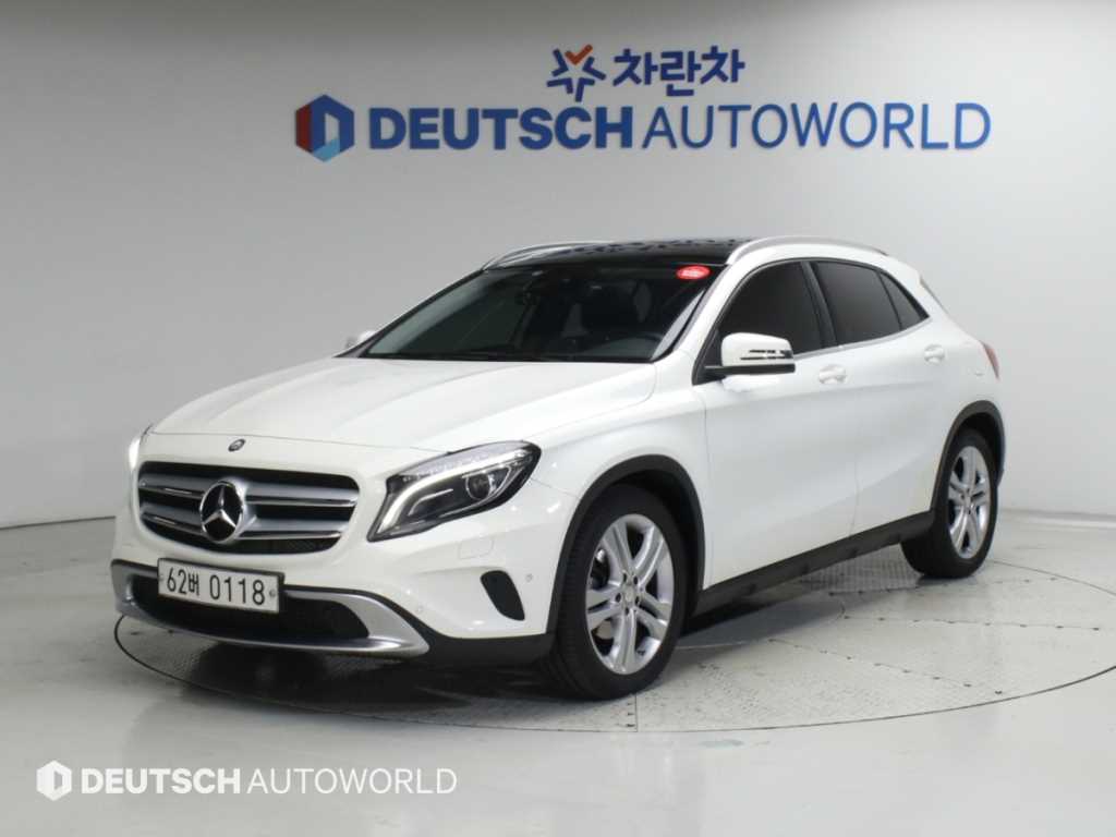 벤츠 GLA 클래스 GLA200 D 4MATIC 사진