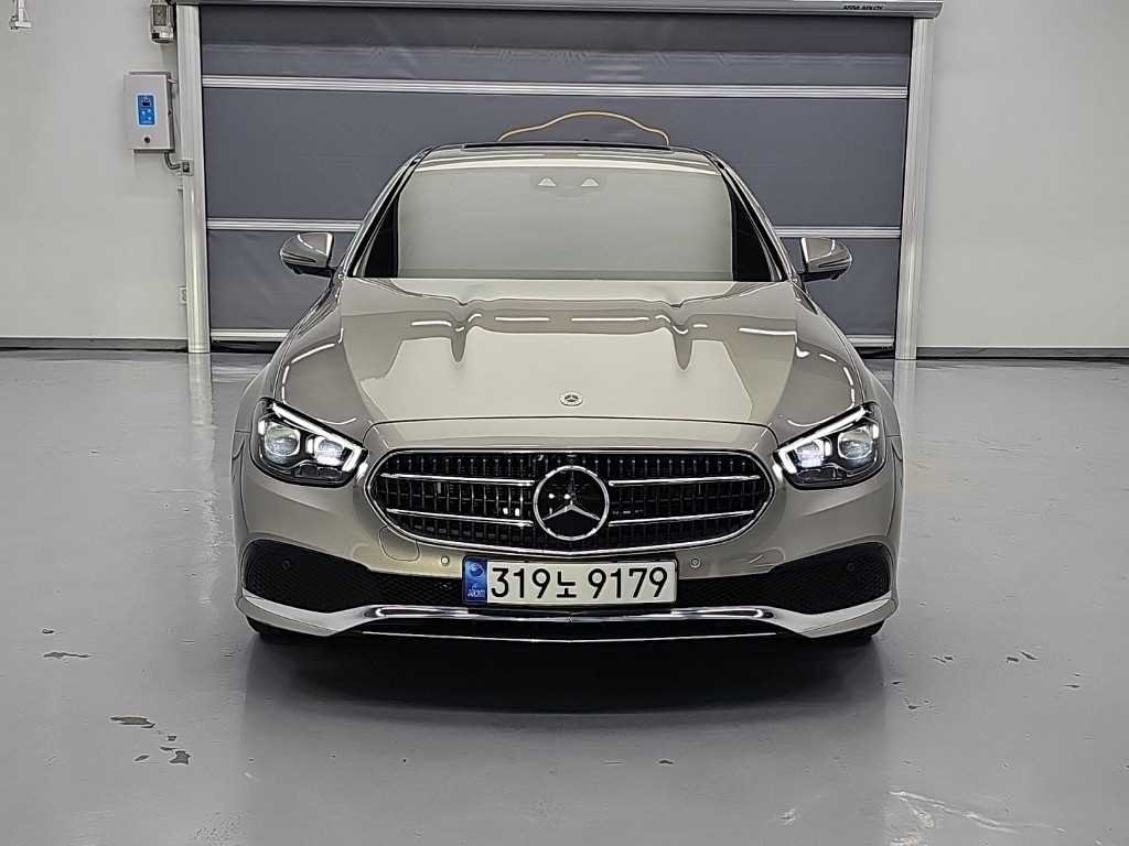 벤츠 E 클래스 E350 4MATIC 아방가르드 사진 2/19
