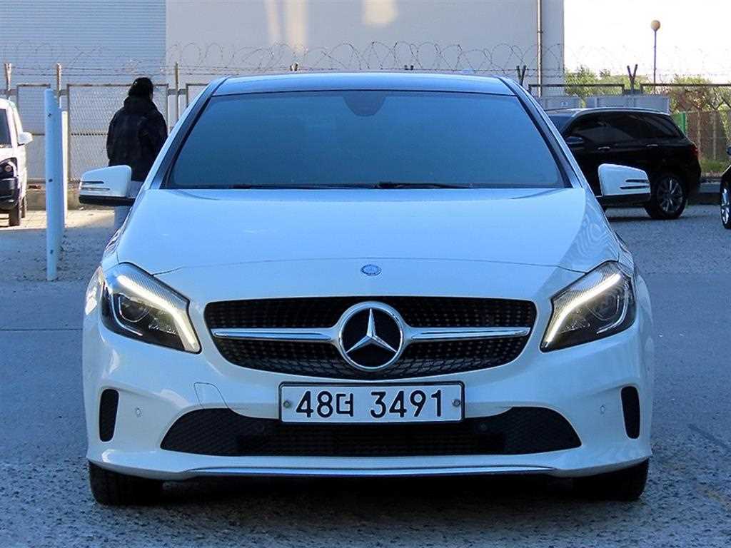 벤츠 A 클래스 A200 사진 2/20
