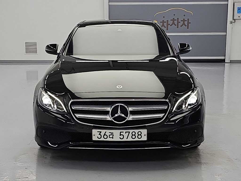 벤츠 E 클래스 E300 아방가르드 사진 2/18