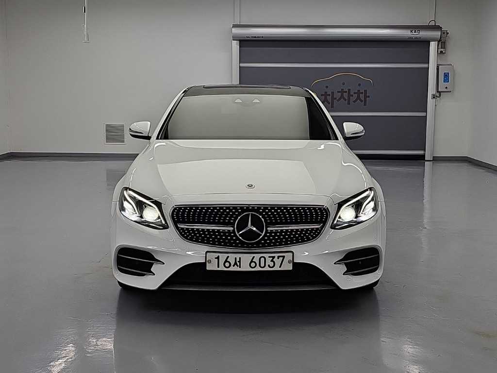 벤츠 E 클래스 E220d 아방가르드 사진 2/19
