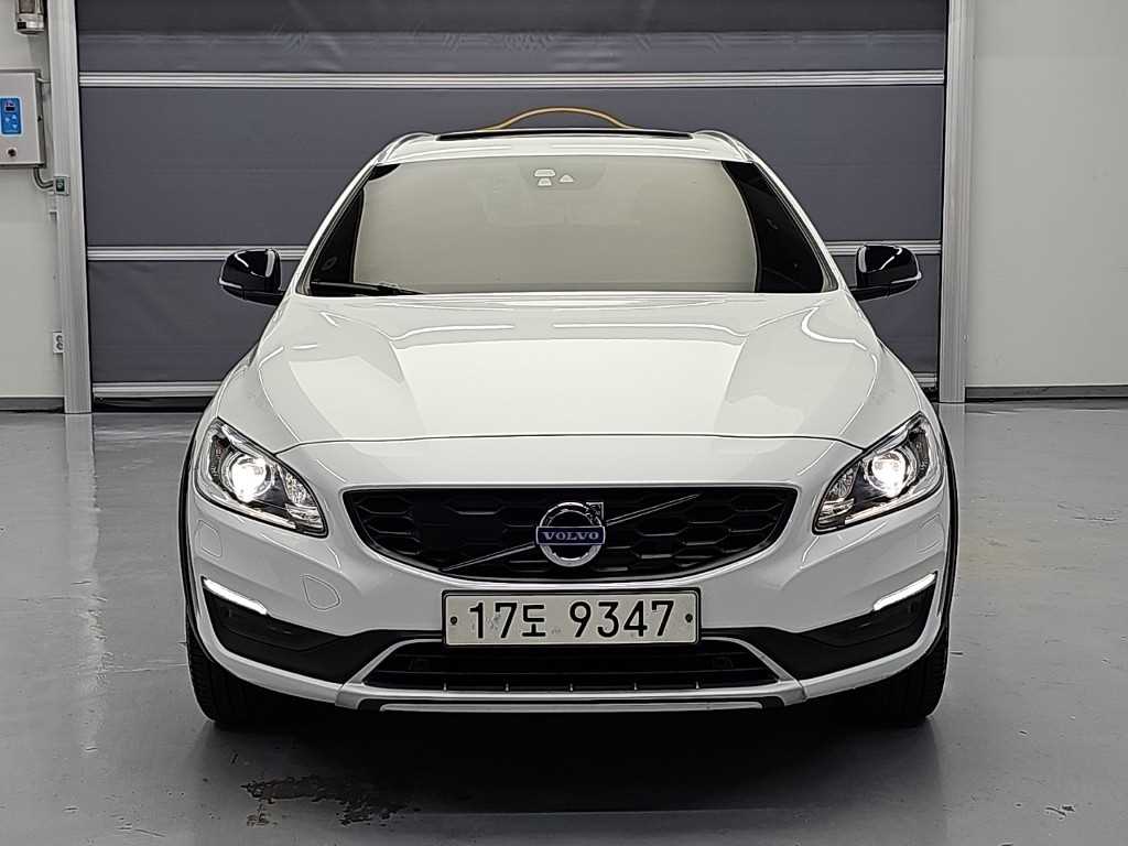 볼보 V60 2.0 D4 사진 2/20