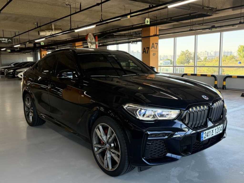 BMW X6 M50i 사진 2/8