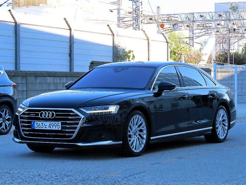 아우디 A8 55 TFSI 콰트로 LWB 사진 2/20