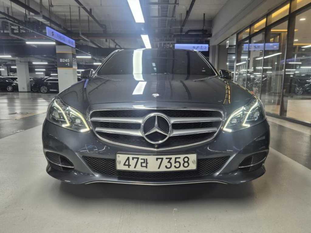 벤츠 E 클래스 E220 블루텍 아방가르드 사진 2/16