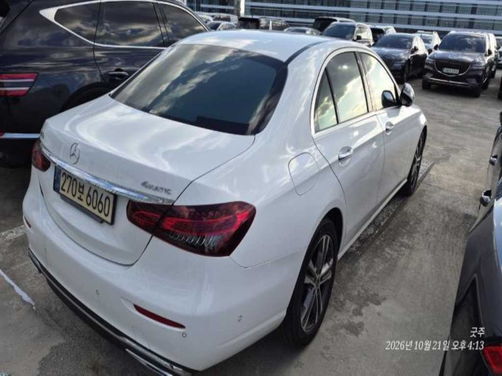 벤츠 E 클래스 E350 4MATIC 아방가르드 사진 2/6