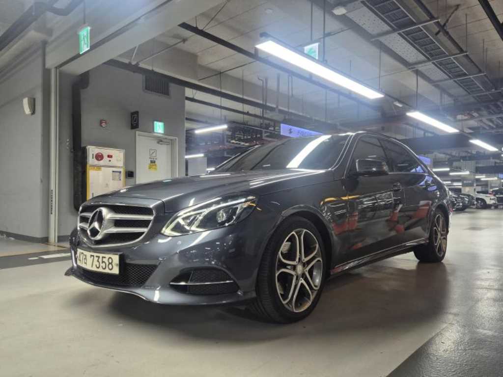 벤츠 E 클래스 E220 블루텍 아방가르드 사진