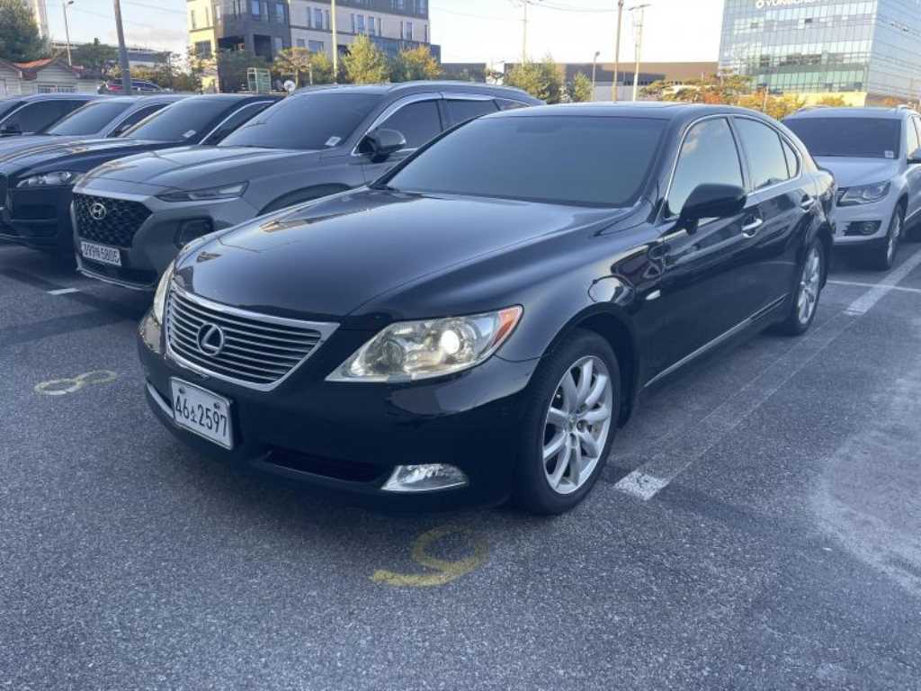 렉서스 LS AWD 사진