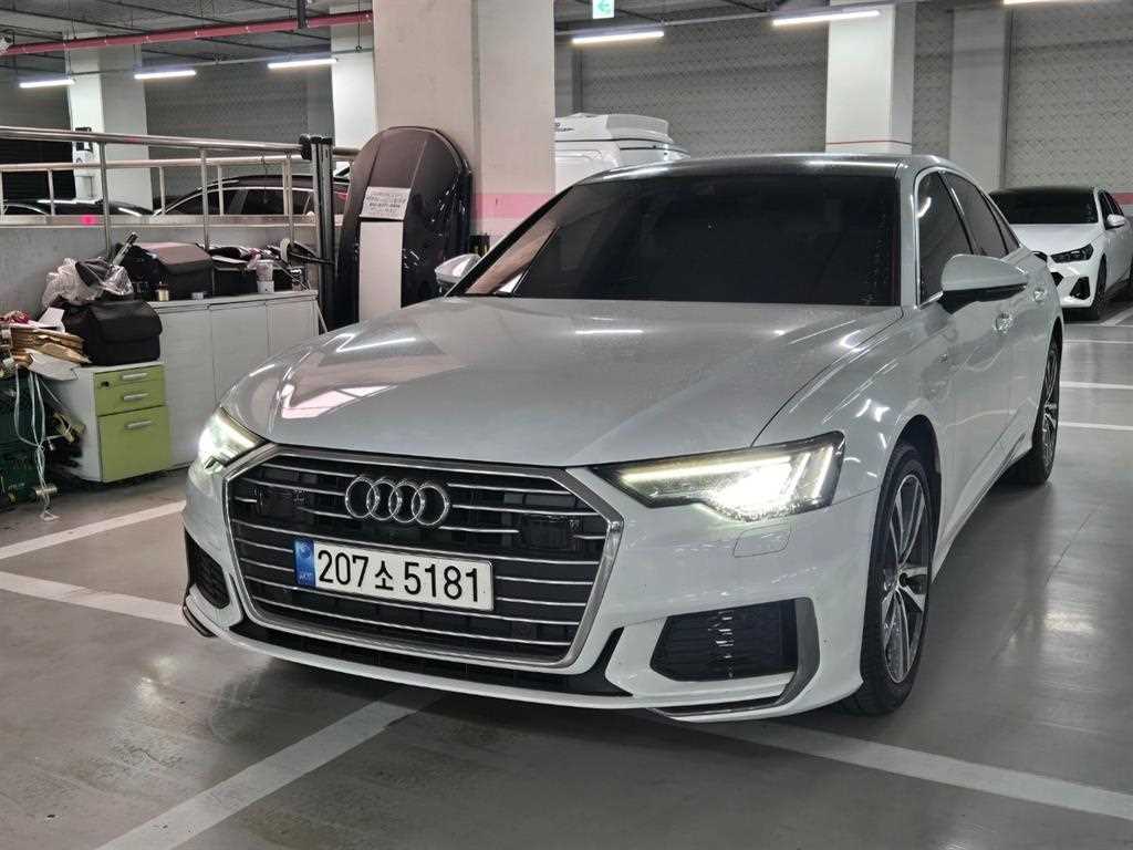 아우디 A6 45 TFSI 프리미엄 사진