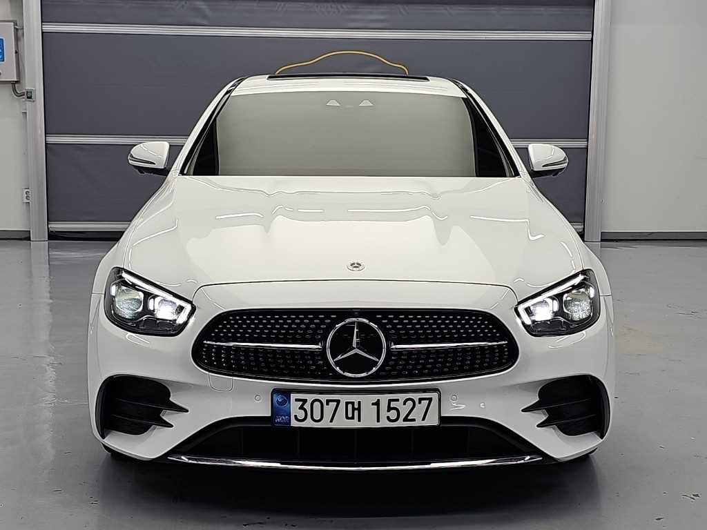 벤츠 E 클래스 E220d 4MATIC AMG라인 사진 2/20