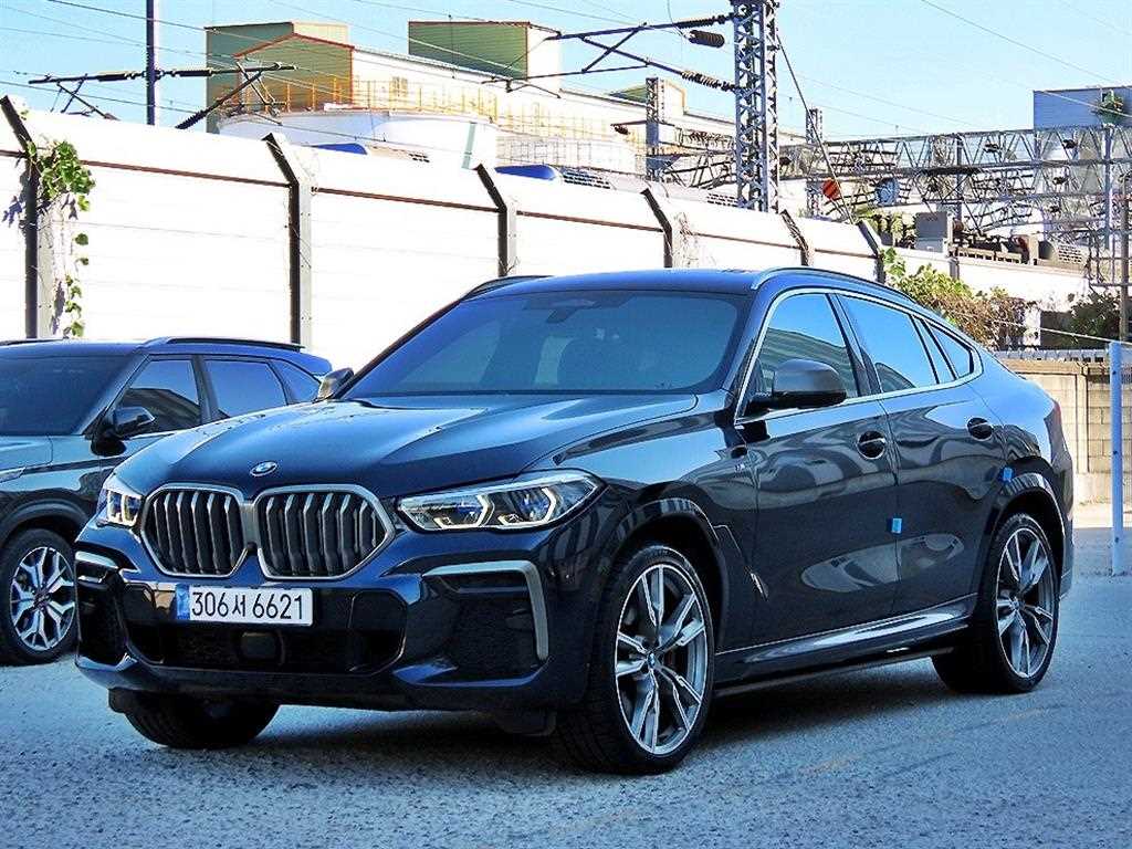 BMW X6 M50i 사진 2/20