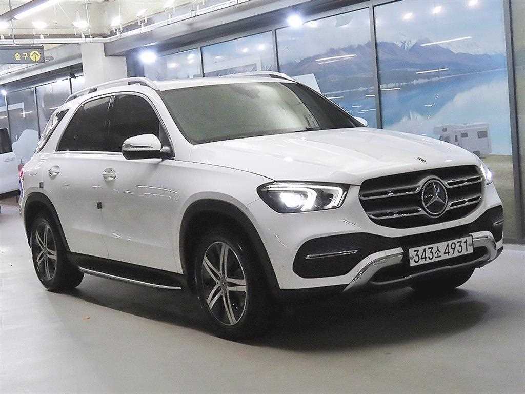 벤츠 GLE 클래스 GLE 300d 4MATIC 사진