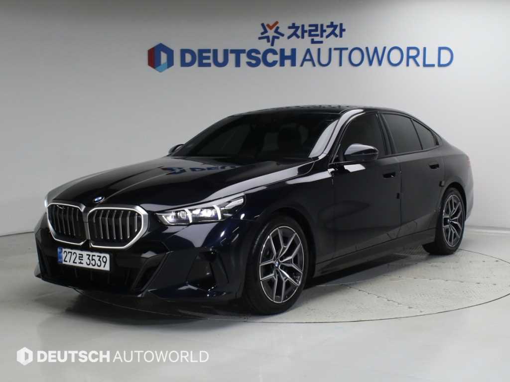 BMW 5시리즈 520i M 스포츠 사진
