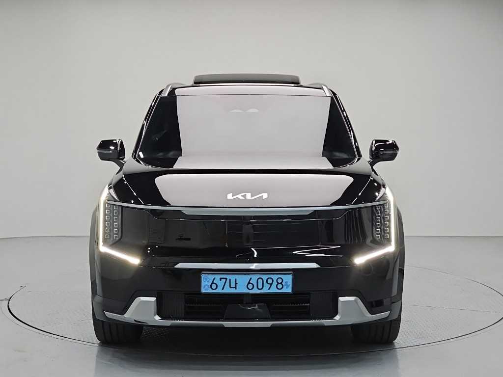 기아 EV9 롱레인지 4WD 어스 사진 2/19
