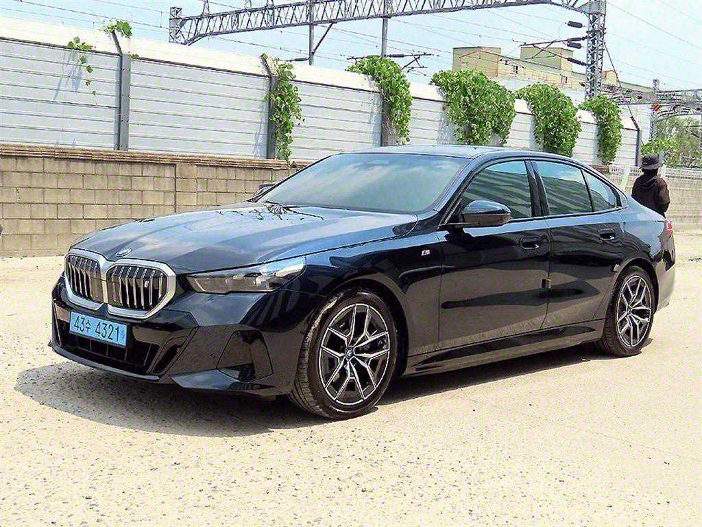 BMW i5 eDrive 40 M 스포츠 사진 2/20