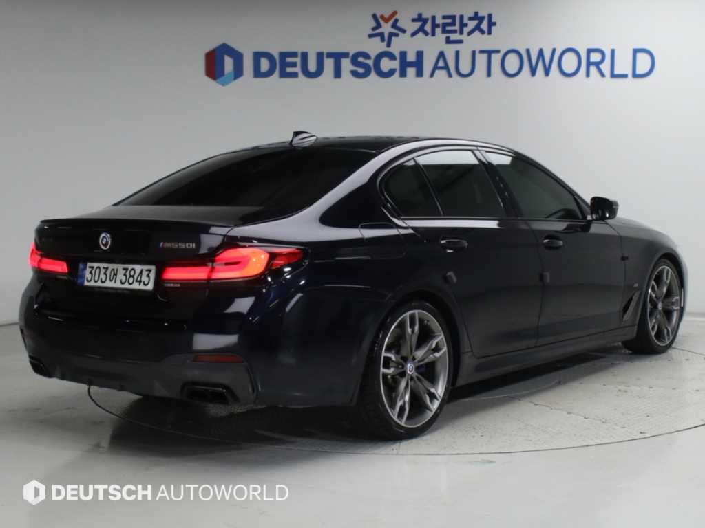 BMW 5시리즈 M550i xDrive 사진 2/20