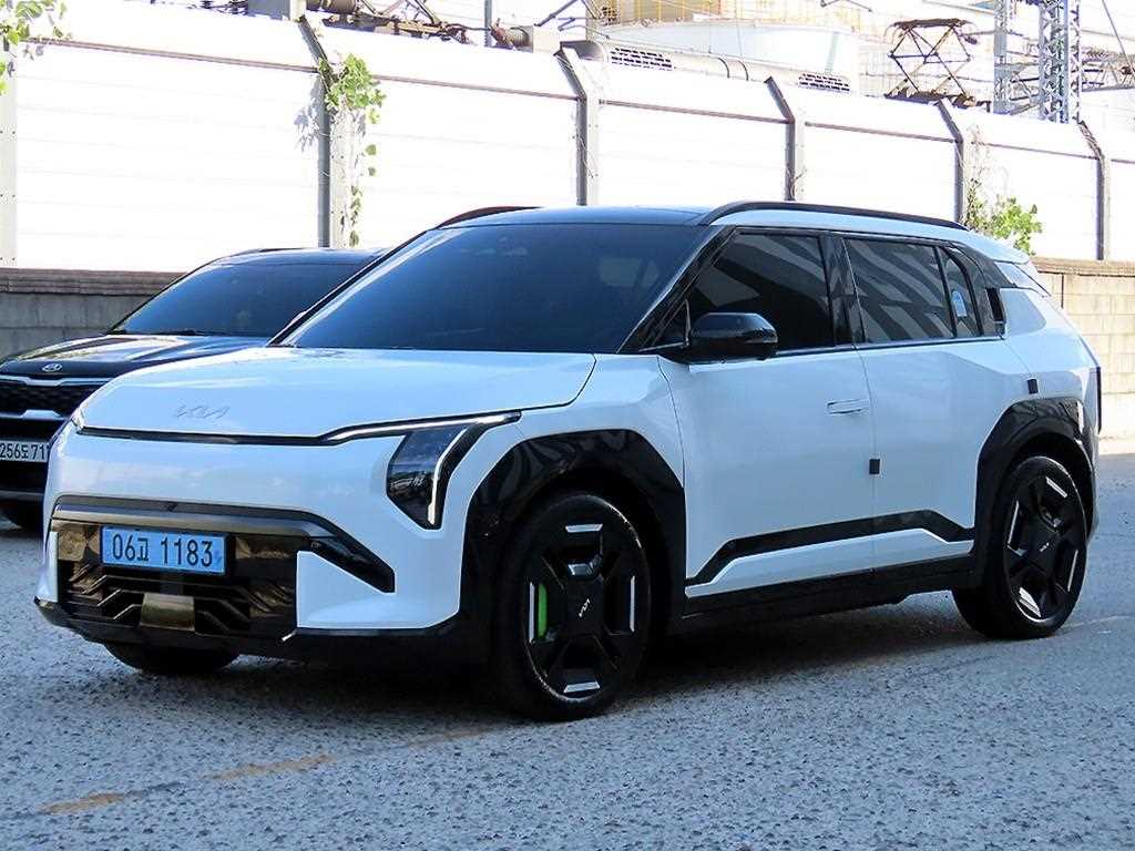 기아 EV3 롱레인지 2WD GT 라인 사진 2/20