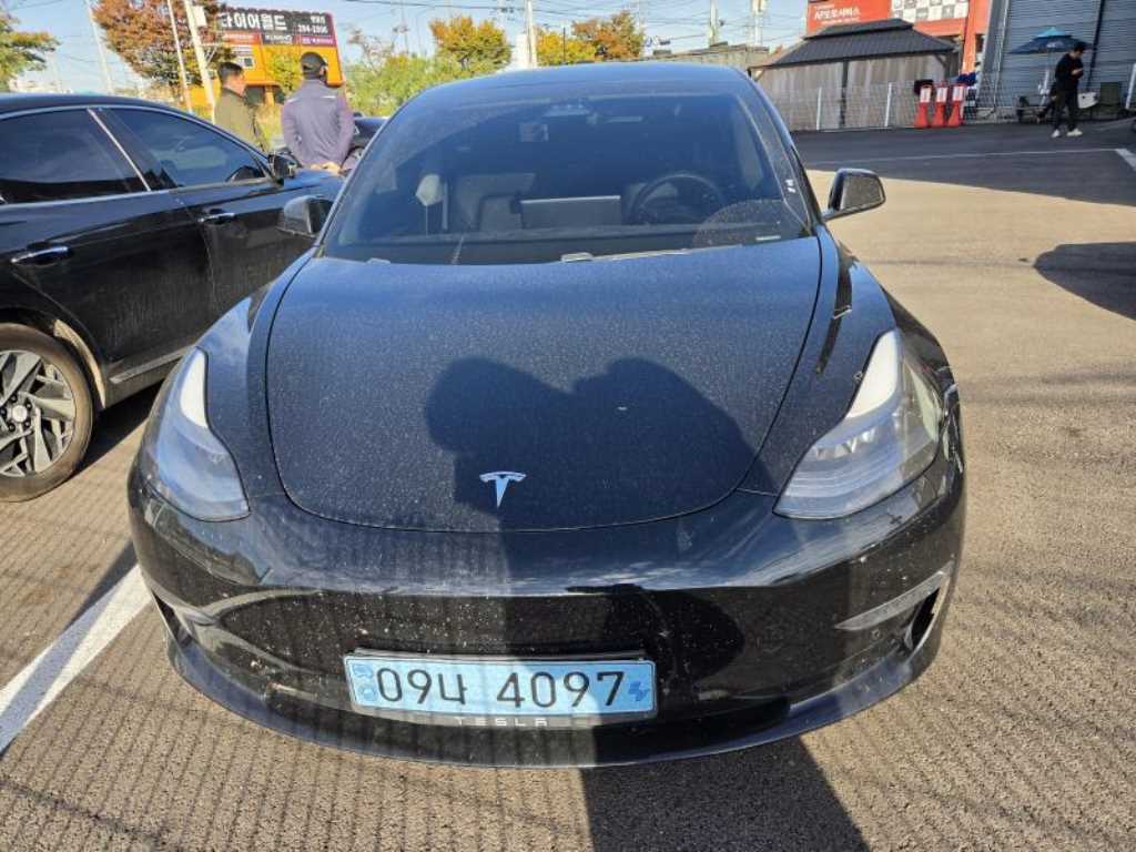 테슬라 모델 3 롱 레인지 사진
