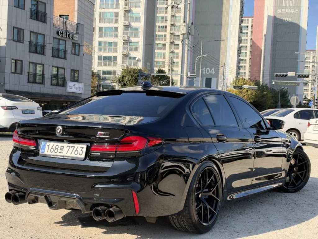 BMW 5시리즈 M5 세단 사진 2/20