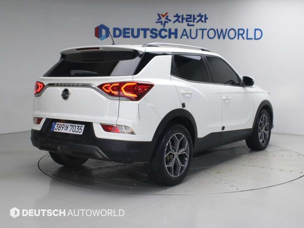 KGM 코란도 2WD 디젤 1.6 C7 사진 2/20