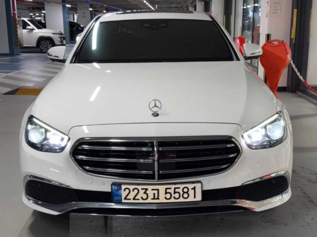 벤츠 E 클래스 E300e 4MATIC 익스클루시브 사진