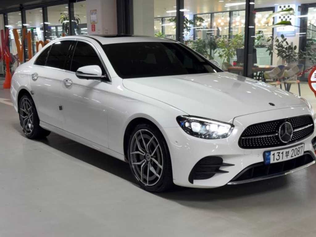 벤츠 E 클래스 E220d 4MATIC AMG라인 사진