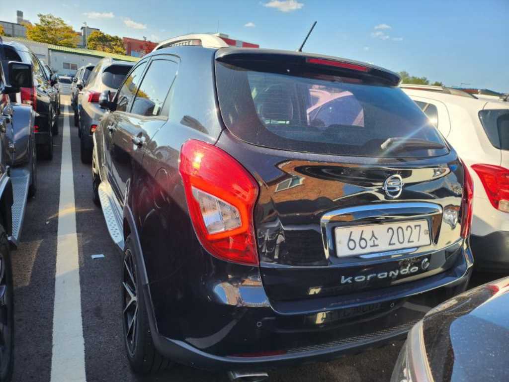 KGM 코란도 4WD 2.0 RX 최고급형 사진 2/17