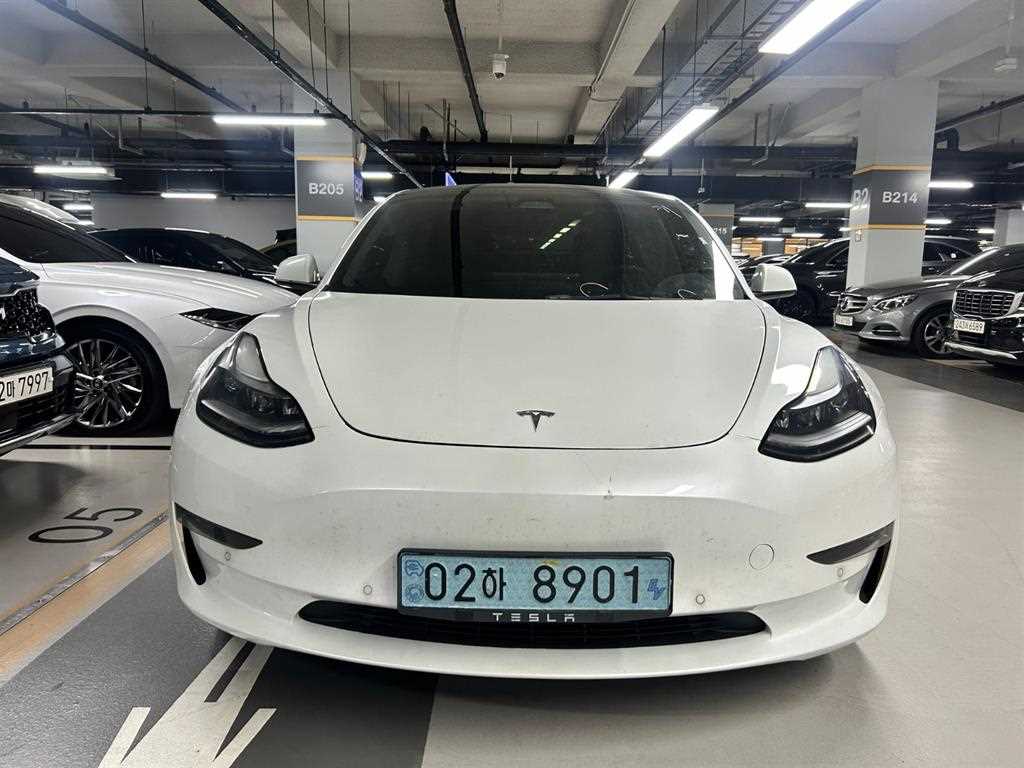 테슬라 모델 3 롱 레인지 사진