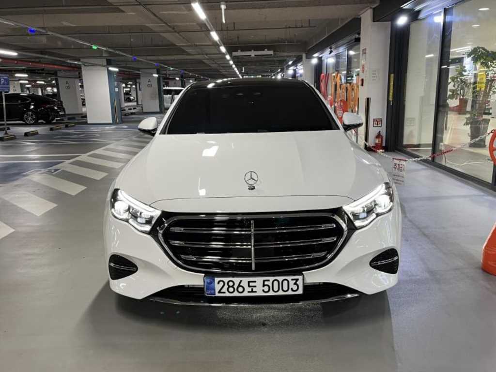 벤츠 E 클래스 E300 4MATIC 익스클루시브 사진 2/20