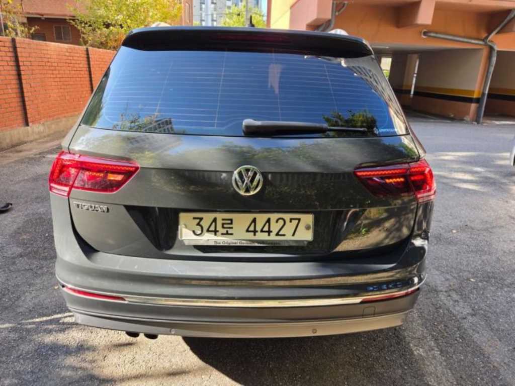 폭스바겐 티구안 2.0 TDI 프리미엄 사진 2/6