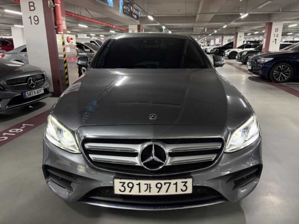 벤츠 E 클래스 E300 AMG LINE 사진