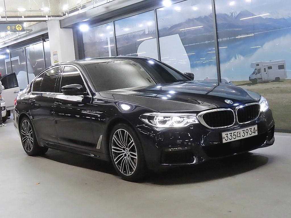 BMW 5시리즈 530i xDrive M 스포츠 플러스 사진