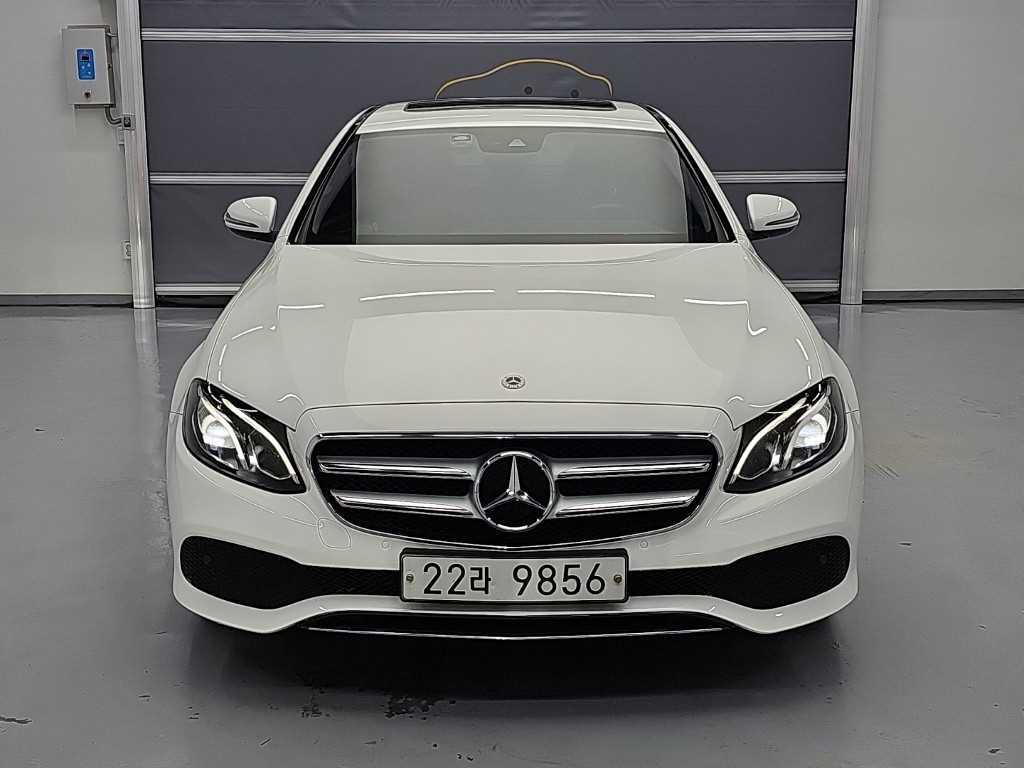 벤츠 E 클래스 E200 아방가르드 사진 2/18