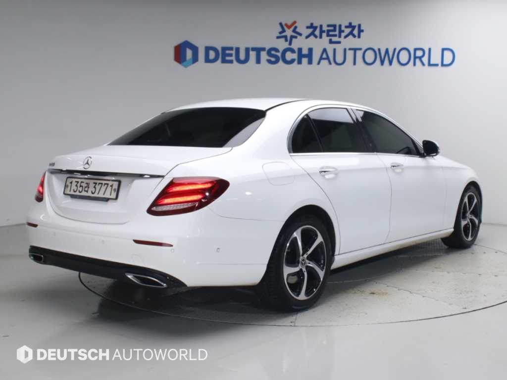 벤츠 E 클래스 E250 아방가르드 사진 2/20